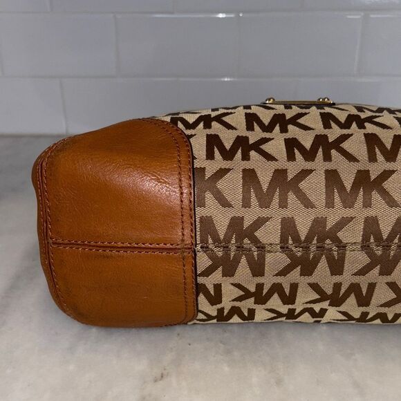 Michael Kors Bag Purse Handbag Millbrook Signature Jacquard Large Shoulder Hobo - Picture 9 of 16